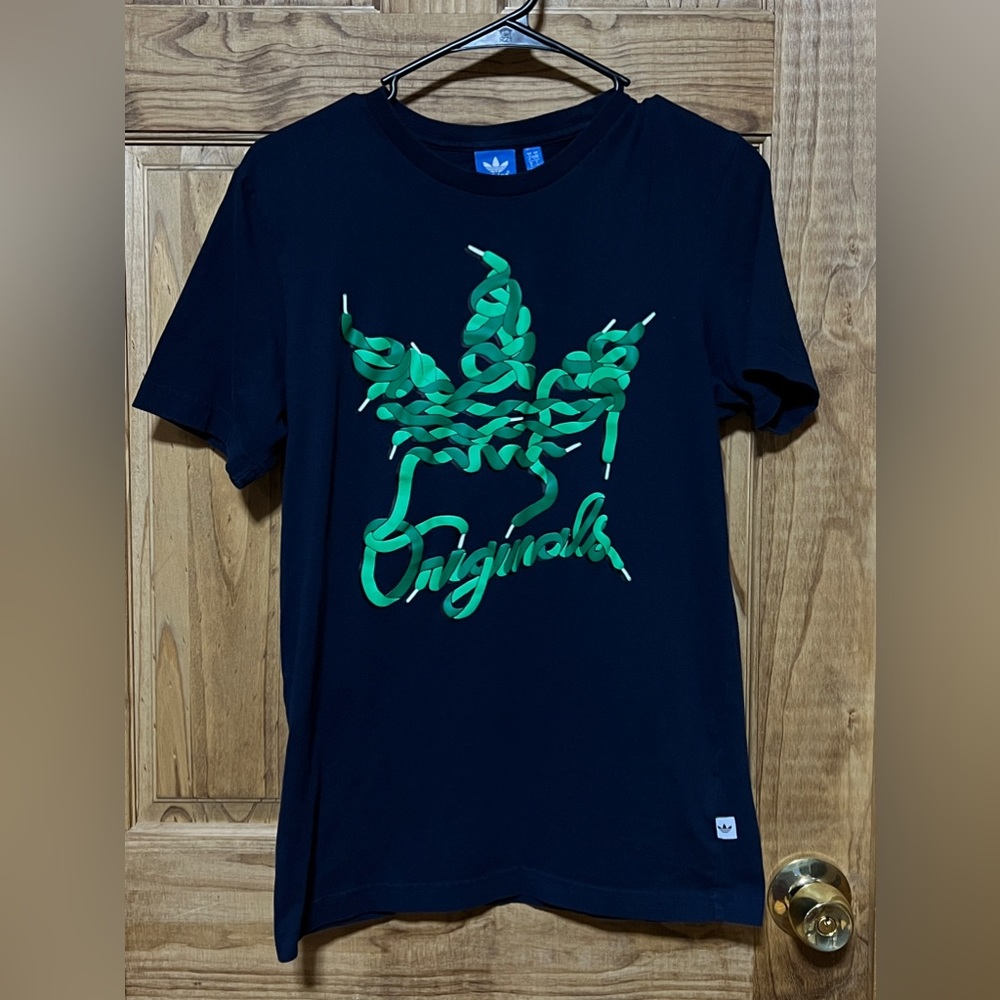 Adidas Originals Shoe Strings Green Logo Short Sleeve T-Shirt Mens Size Small S